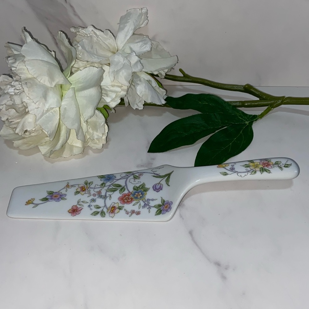 Andrea by Sadek Japan Porcelain Cake Server Floral